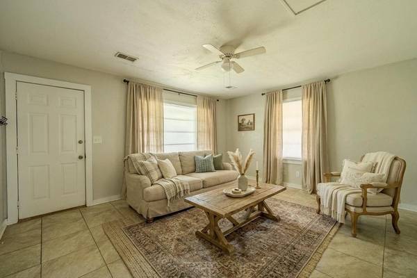 114 S PARKWAY AVE, Bethel Springs, TN 38315