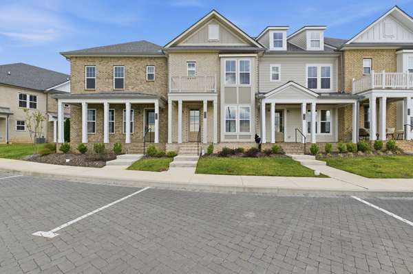 152 Nearwater Place, Hendersonville, TN 37075