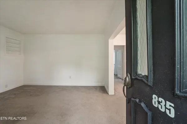 835 E Lincoln Rd, Alcoa, TN 37701