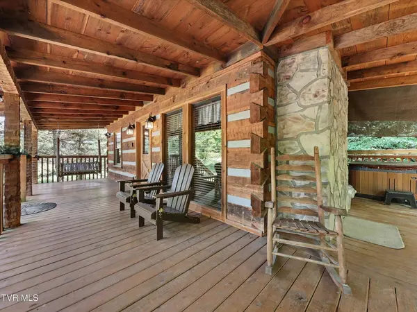 1561 Jobey Green Hollow Rd, Sevierville, TN 37876