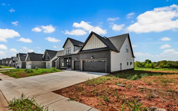 226 Low Plains Ln, Clarksville, TN 37043