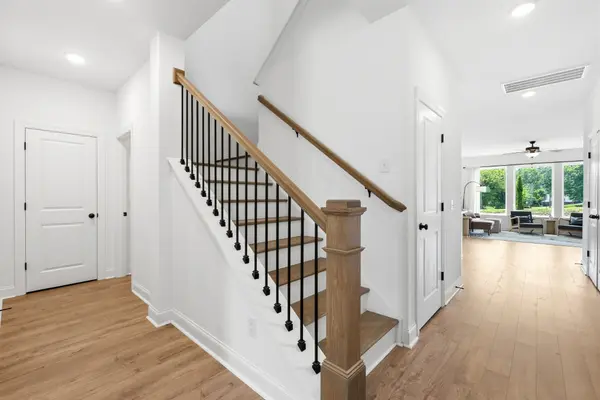 1089 Callaway Dr, Lebanon, TN 37087