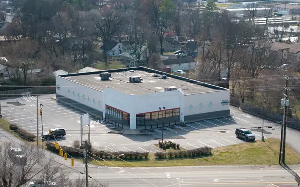 210 E McMurry Blvd, Hartsville, TN 37074
