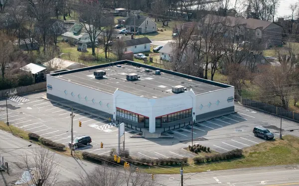 210 E McMurry Blvd, Hartsville, TN 37074