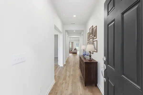 1038 Lionheart Drive, Hermitage, TN 37076