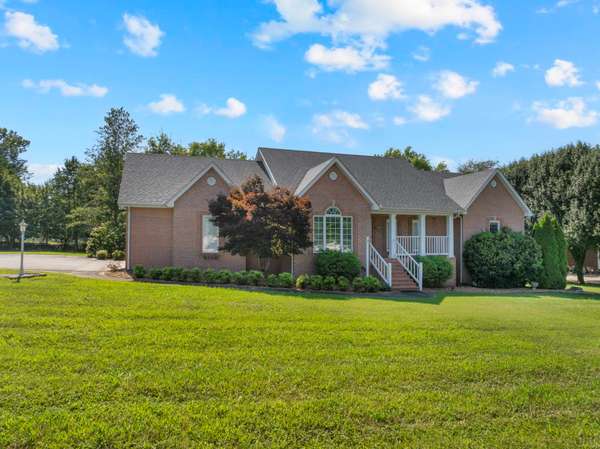 451 Bell Dr #W, Winchester, TN 37398