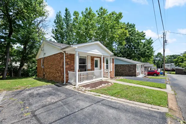 102 Five Oaks Dr, Nashville, TN 37217