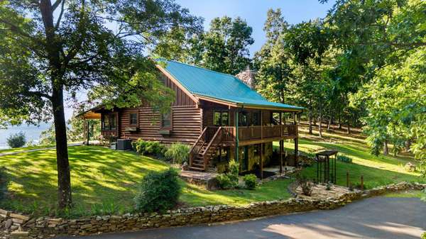 863 Porch Rock Road, Pikeville, TN 37367