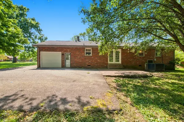 7249 Willow Creek Dr, Nashville, TN 37221