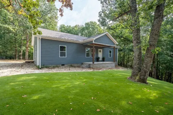 415 Market St, Waynesboro, TN 38485