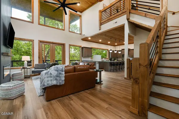 1870 Mountain Ash Way, Sevierville, TN 37876
