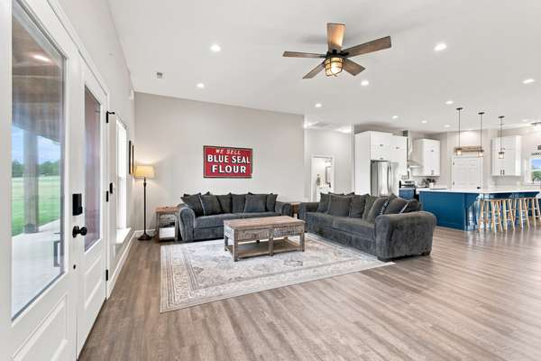 2877 Beasley Rd, Chapel Hill, TN 37034