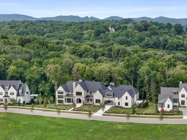 8079 Mountaintop Dr, College Grove, TN 37046