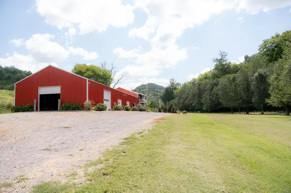 27 Bishop Hollow Ln, Pleasant Shade, TN 37145