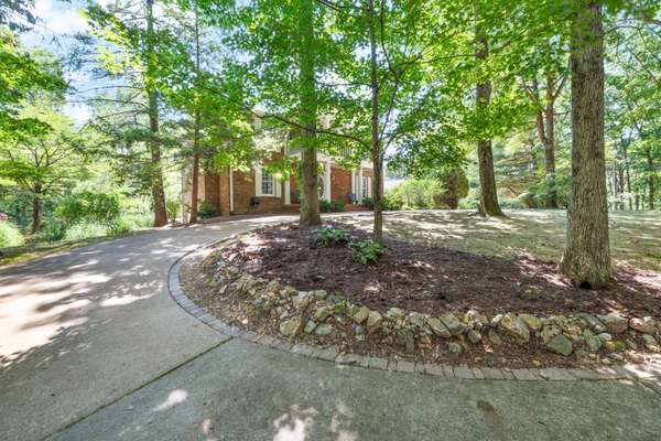 7422 Indian Creek Rd, Mc Ewen, TN 37101