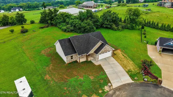 829 Wehali Tr, Kodak, TN 37764