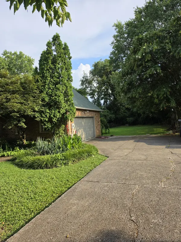 8432 Stewarts Bend Dr, Murfreesboro, TN 37129