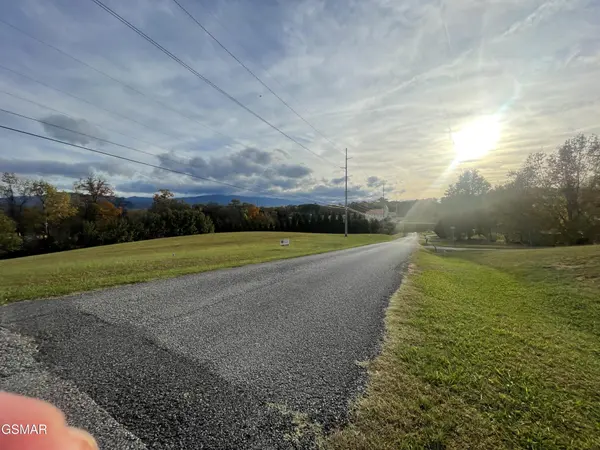 3734 Robert E Lee Drive, Newport, TN 37821