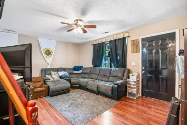 631 Wren Ave, Camden, TN 38320