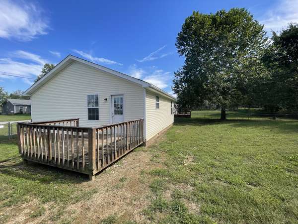 124 Grant Ave, Oak Grove, KY 42262