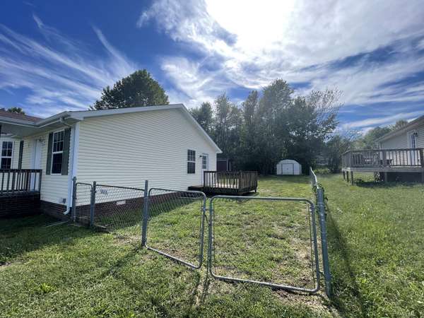 124 Grant Ave, Oak Grove, KY 42262