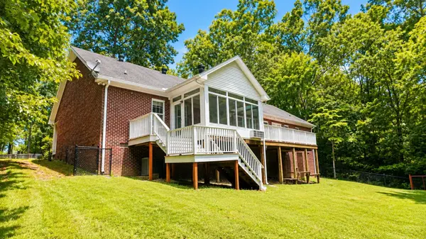 330 Fire Lake Dr, Manchester, TN 37355