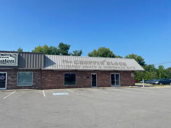 2212 Madison St, Clarksville, TN 37043