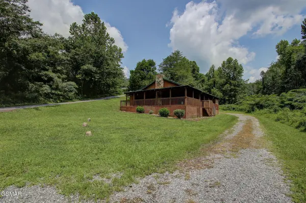 1999 E Mountain View Way, Sevierville, TN 37862