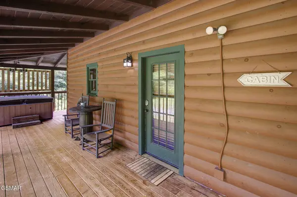 1999 E Mountain View Way, Sevierville, TN 37862