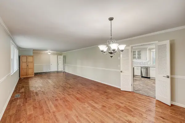 808 Battery Ln, Nashville, TN 37220