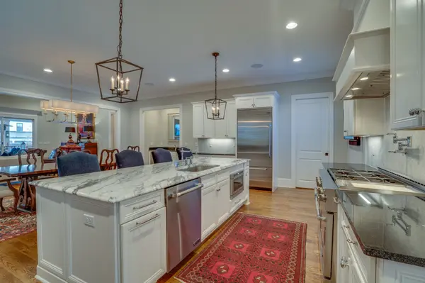 2424A Abbott Martin Rd, Nashville, TN 37215