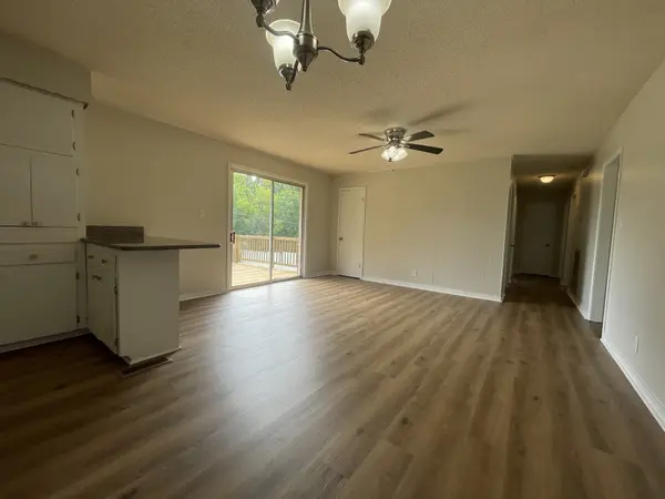 421 E Lakeside Dr #E, Florence, AL 35630
