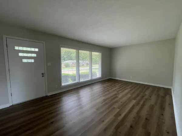 421 E Lakeside Dr #E, Florence, AL 35630