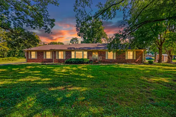 237 Shute Ln, Old Hickory, TN 37138