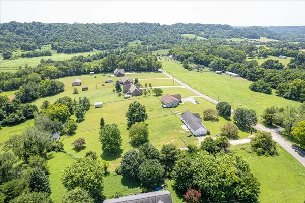 2454 Gene Fitzgerald Rd, Columbia, TN 38401
