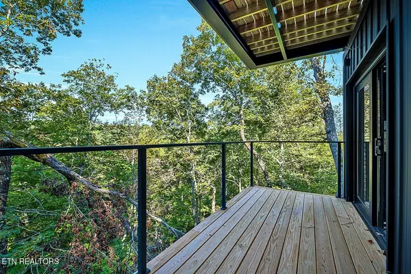 551 Soft Ridge Rd, Celina, TN 38551