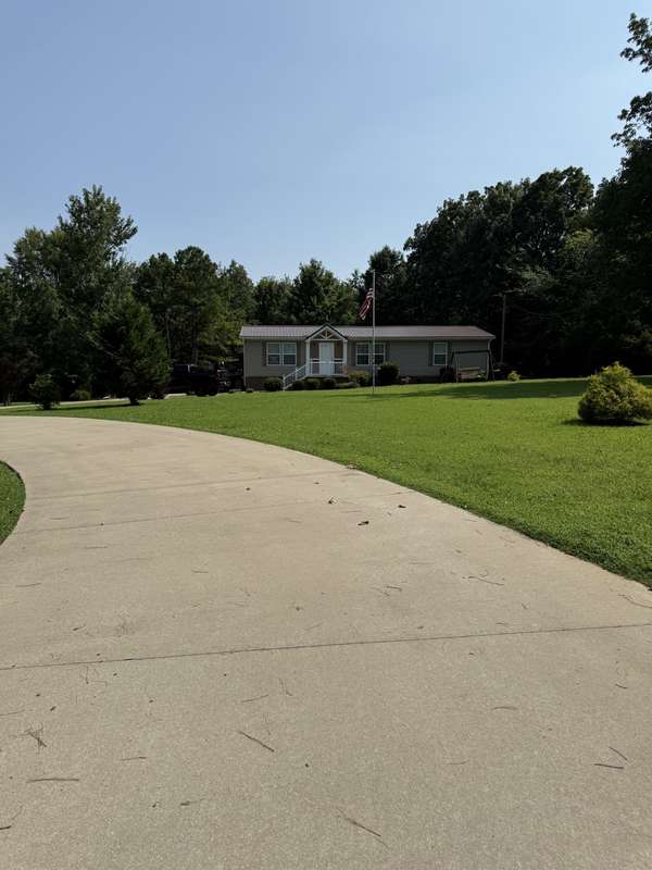 565 Mt  Zion Rd, Mc Ewen, TN 37101
