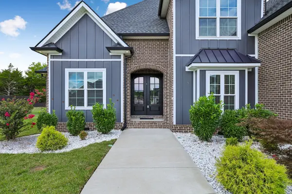 2614 Holly Springs Dr, Murfreesboro, TN 37128