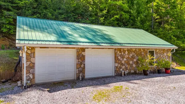 1878 Omaha Road, Del Rio, TN 37727