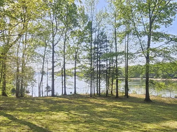 4 Island View Dr, Bath Springs, TN 38311