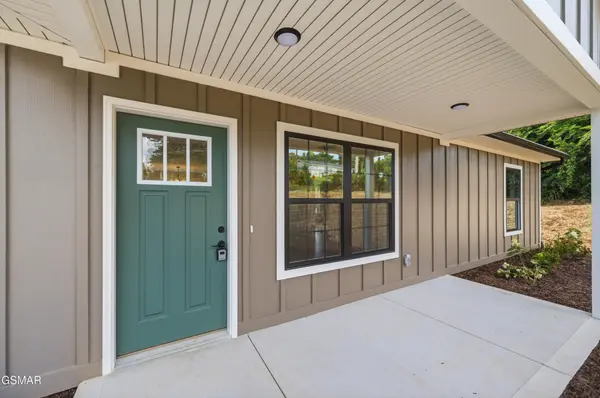 2816 Holiday Hills Road, Kodak, TN 37764