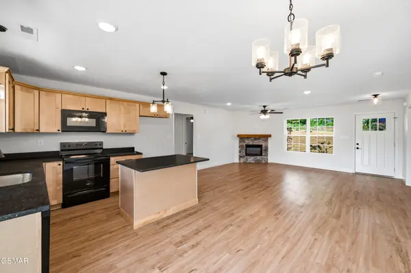 2816 Holiday Hills Road, Kodak, TN 37764