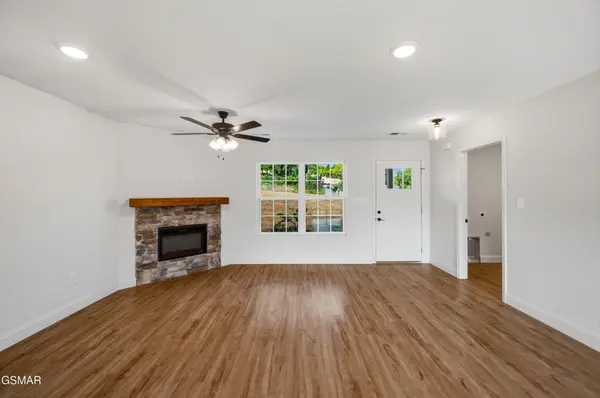 2816 Holiday Hills Road, Kodak, TN 37764