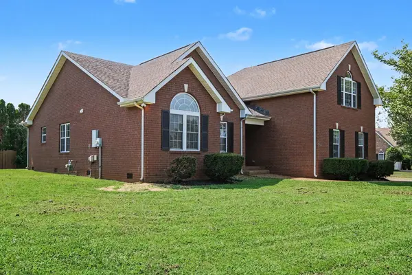2904 Schoolside St, Murfreesboro, TN 37128