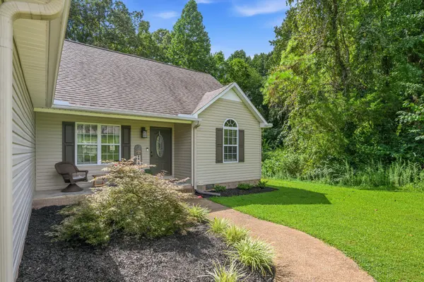 44 Stonehedge Dr, Lexington, TN 38351