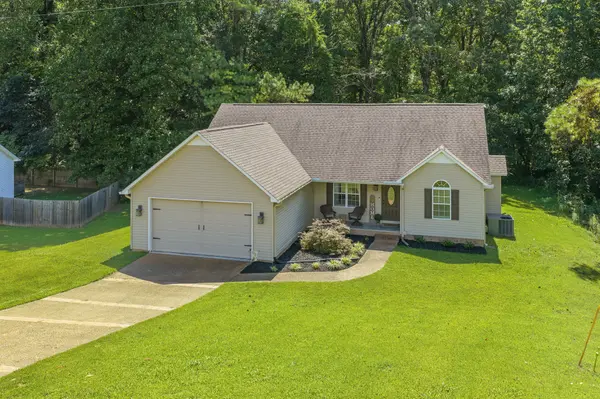 44 Stonehedge Dr, Lexington, TN 38351
