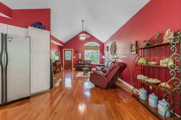 90 Happy Run Rd, Scottsville, KY 42164