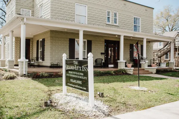 212 E Lincoln St, Tullahoma, TN 37388