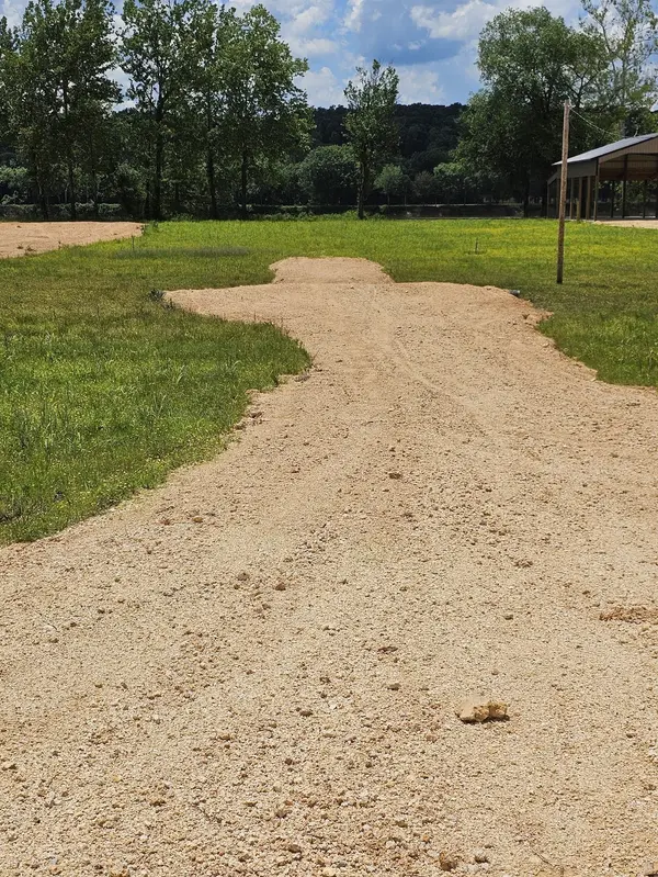 199 Hardin Bottom River Rd, Clifton, TN 38425