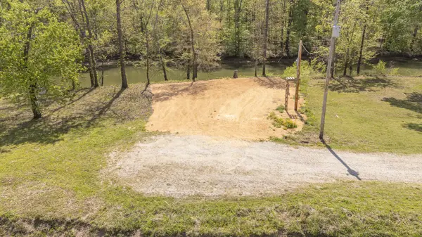 258 Drake Dr, Clifton, TN 38425